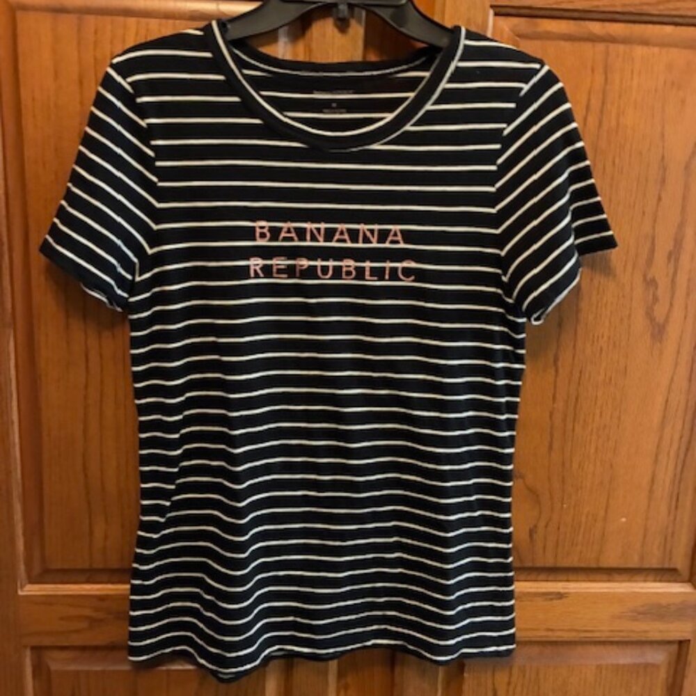 Banana Republic Women's Black and white striped shirt Size M